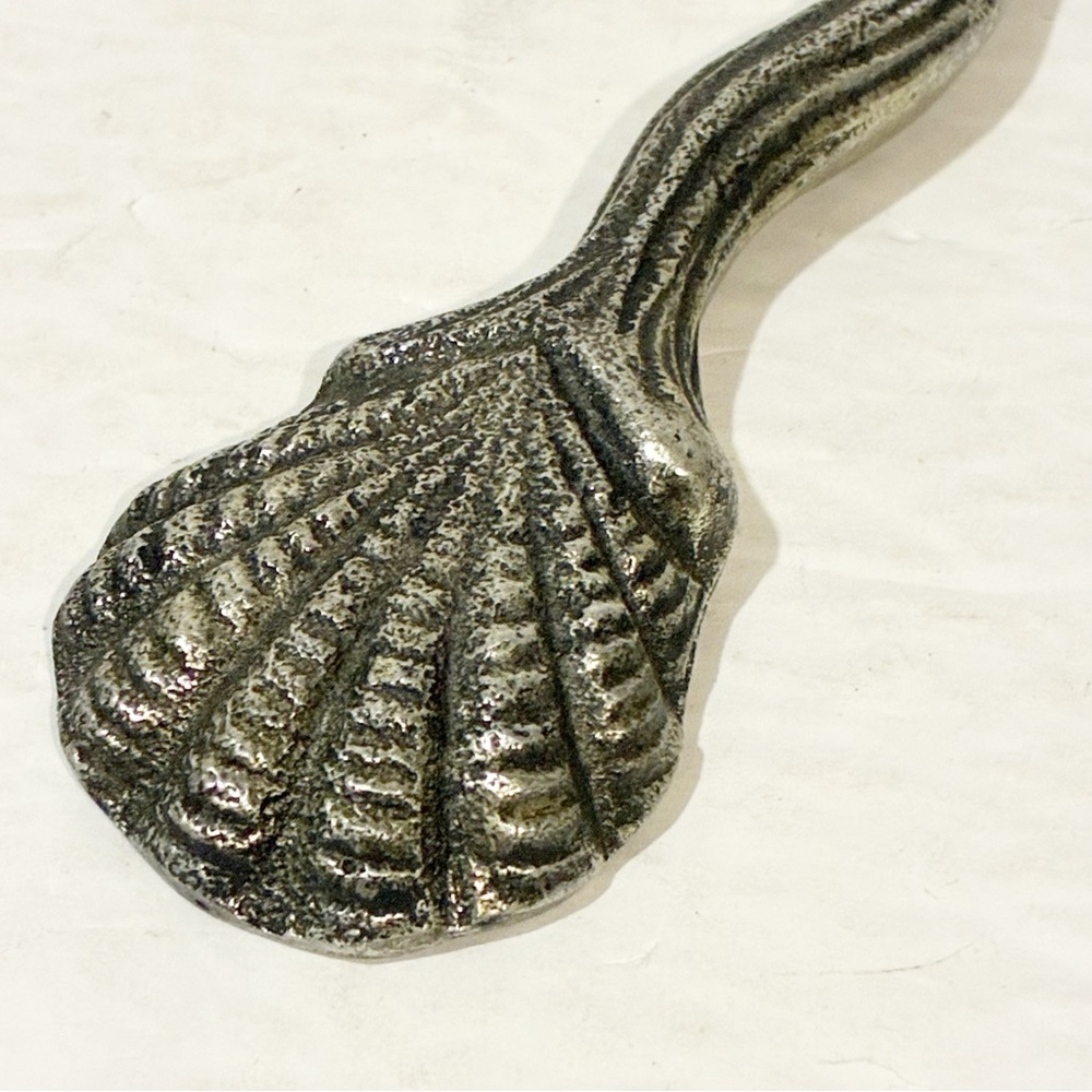 Magnifying Glass Silver Toned Large Glass! Large Handle Sea Shell - Picture 2 of 4